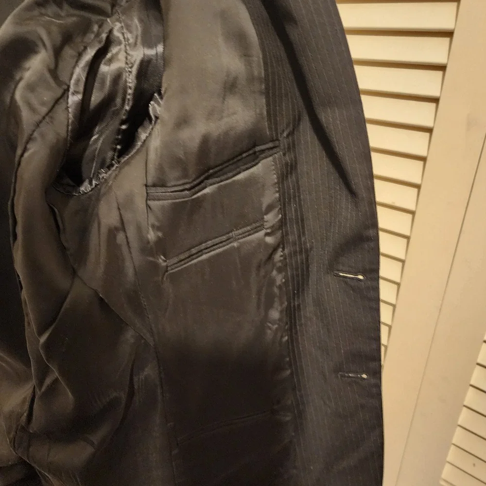 Jos A Bank Mens Suit Jacket Black Pinstripe Single Breasted %100 wool Size 37RG